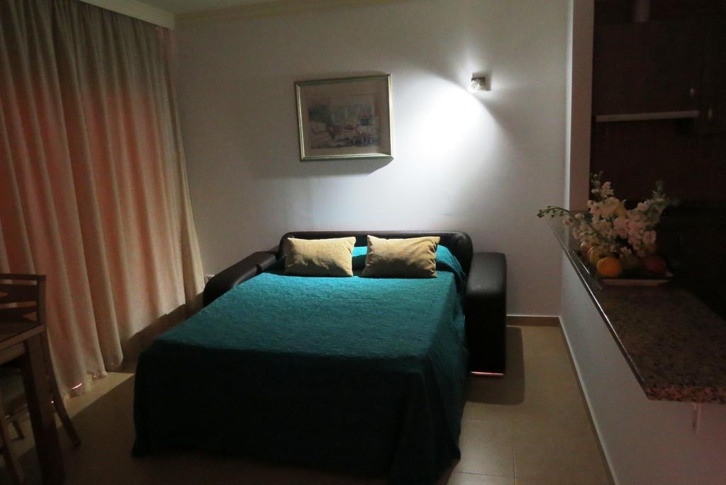 Apartamentos Turisticos Las Yucas Torre Del Mar Dış mekan fotoğraf