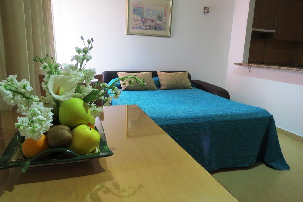 Apartamentos Turisticos Las Yucas Torre Del Mar Dış mekan fotoğraf