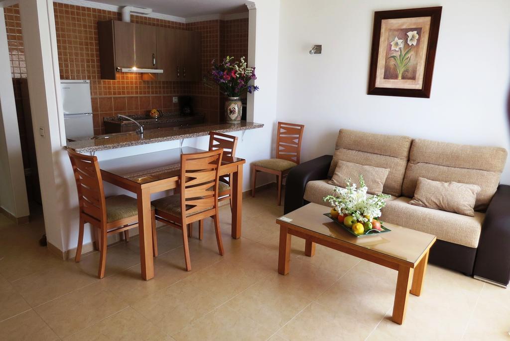 Apartamentos Turisticos Las Yucas Torre Del Mar Dış mekan fotoğraf