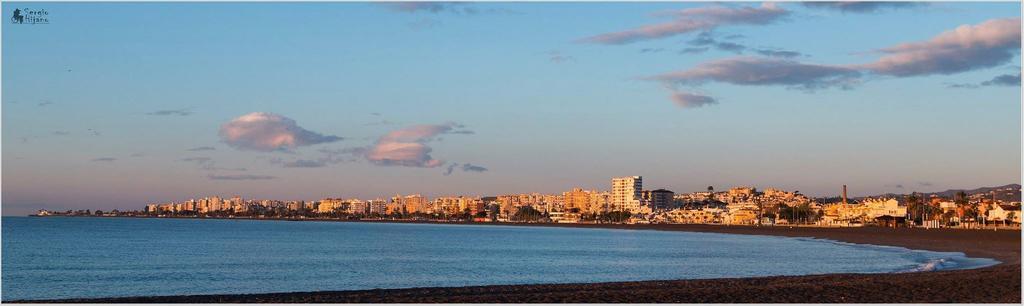 Apartamentos Turisticos Las Yucas Torre Del Mar Dış mekan fotoğraf