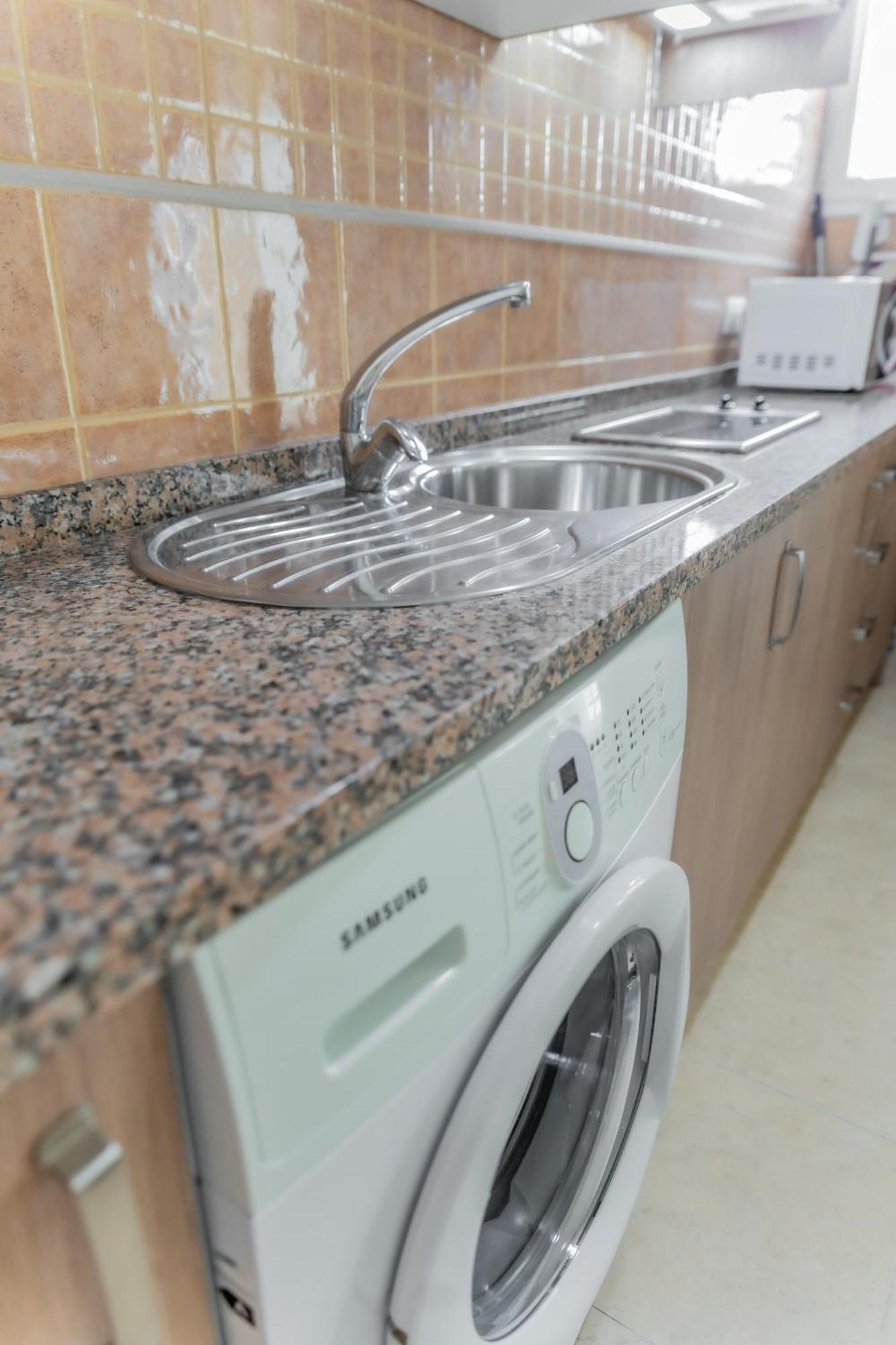 Apartamentos Turisticos Las Yucas Torre Del Mar Dış mekan fotoğraf