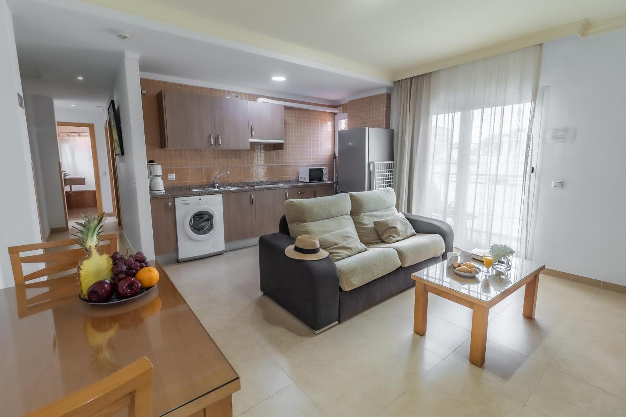 Apartamentos Turisticos Las Yucas Torre Del Mar Dış mekan fotoğraf