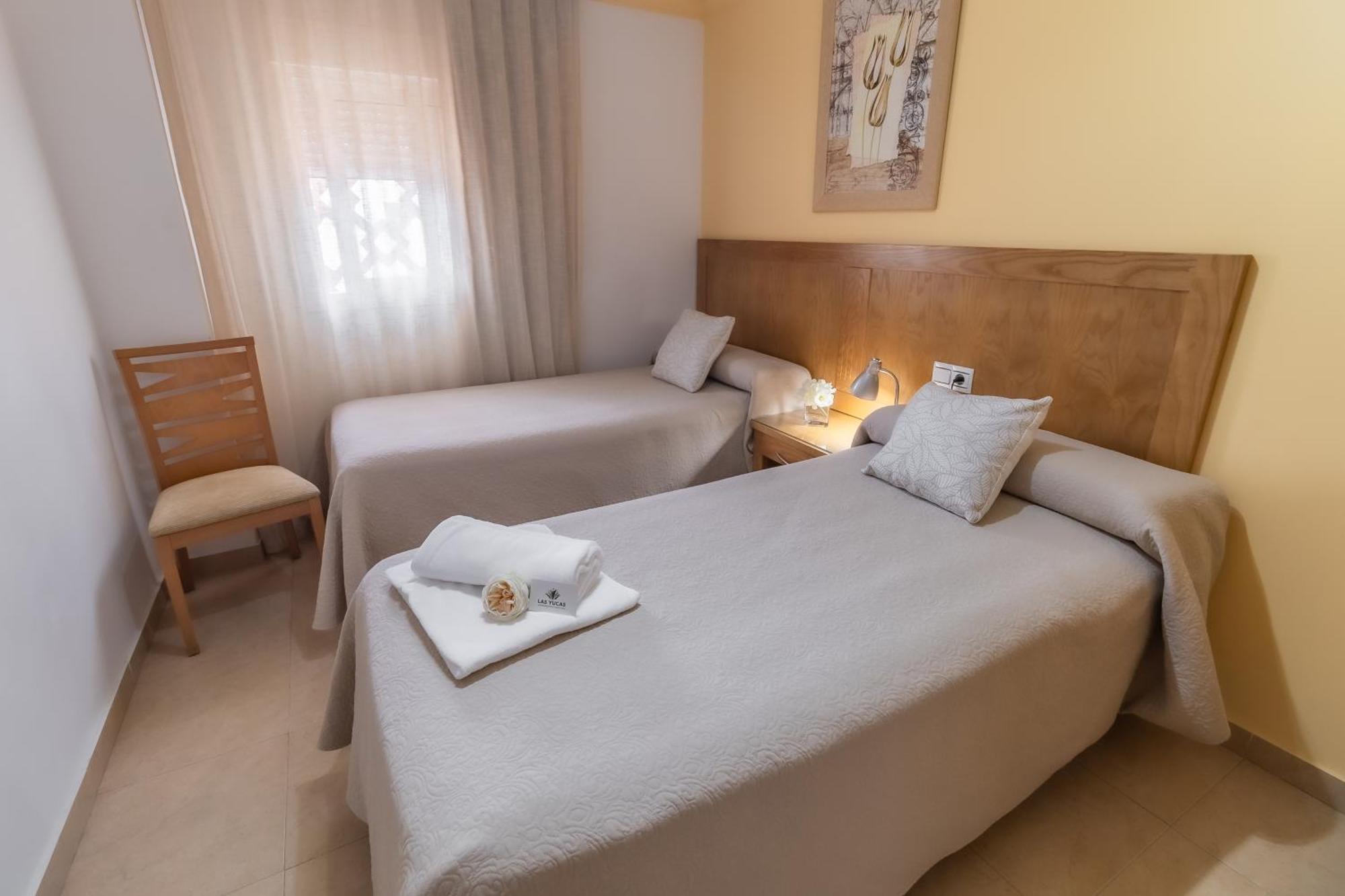 Apartamentos Turisticos Las Yucas Torre Del Mar Dış mekan fotoğraf