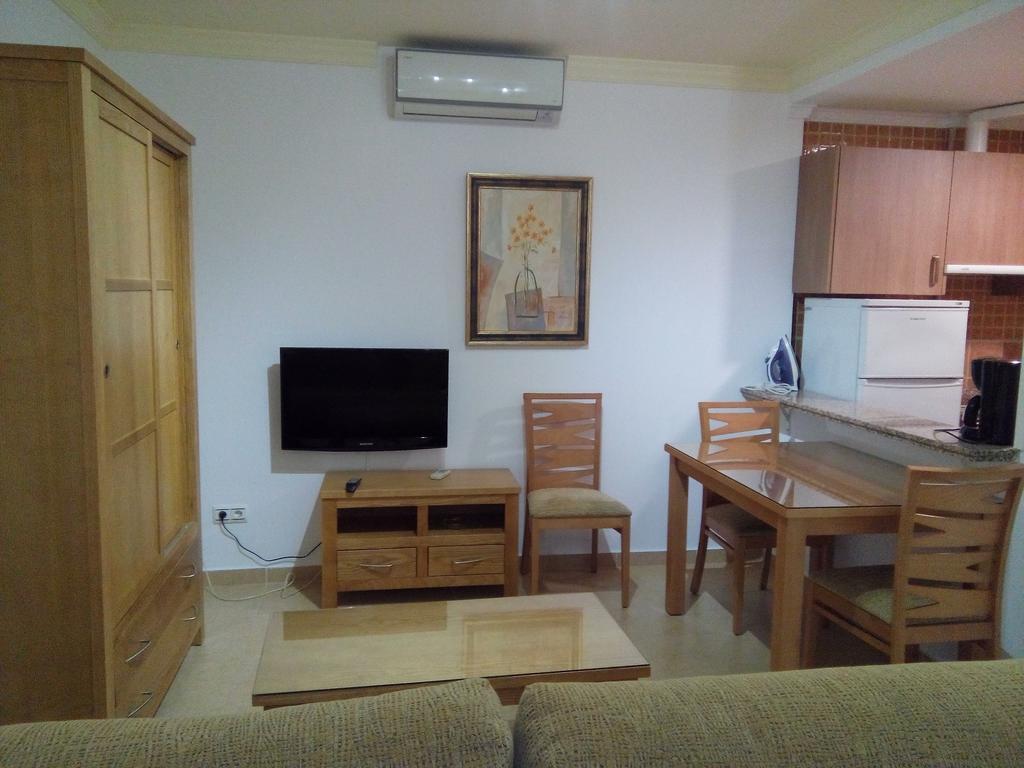 Apartamentos Turisticos Las Yucas Torre Del Mar Dış mekan fotoğraf